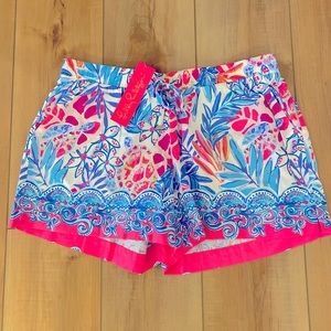 Lilly Pulitzer Rainforest Retreat size Large, Hot Pink & blue shorts